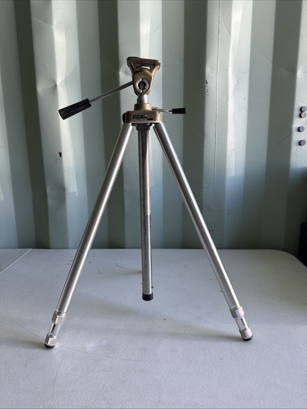 Quick-Set Model 6000 Camera Tripod w/ Pan/Tilt Head, Adjustable Legs, nonskid